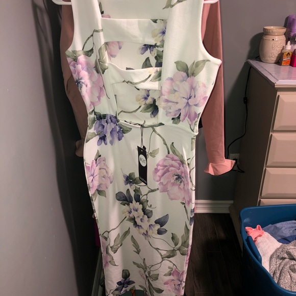 Boohoo Midi Floral Dress - Picture 3 of 3